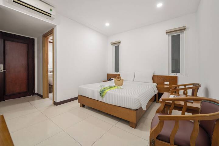 Room 16 of 77