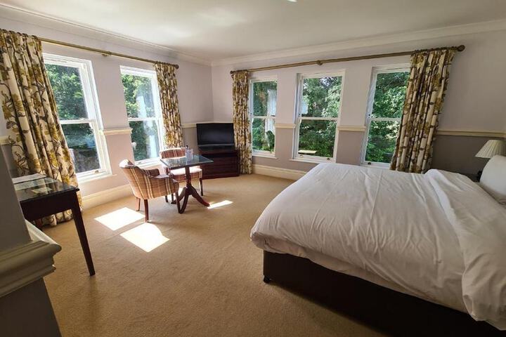 Room 16 of 64