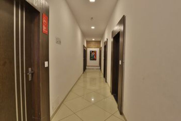 Ballroom/Hall 19 of 25