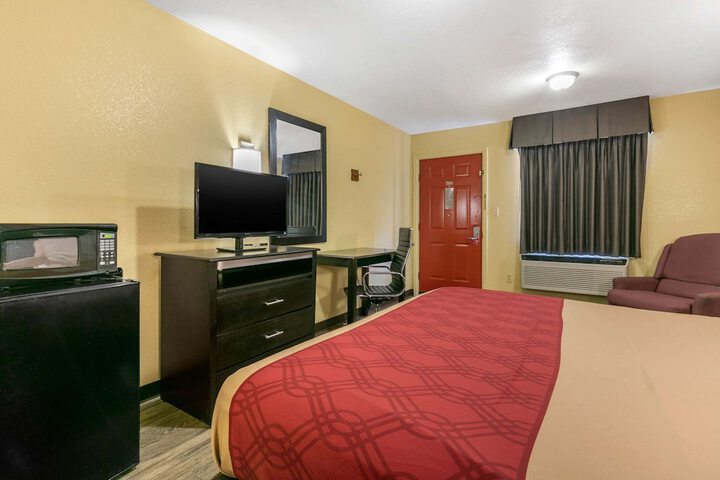 Room 13 of 27