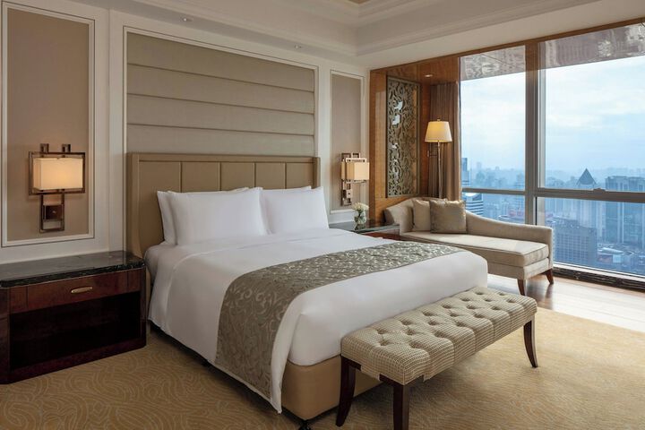 Room 42 of 122