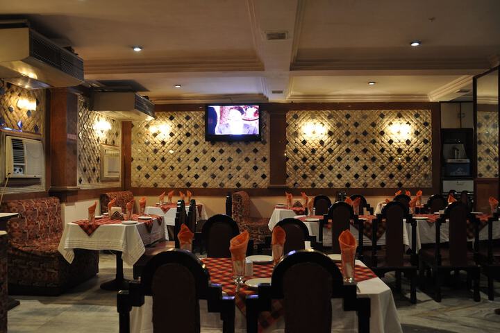 Dining 31 of 45