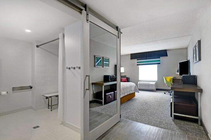 Room 37 of 47