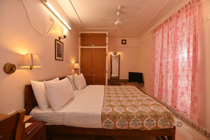 Room 20 of 74
