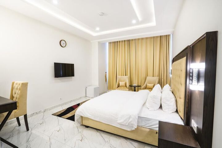 Room 36 of 43