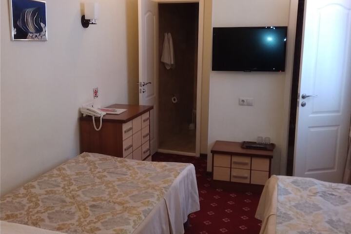 Room 7 of 48