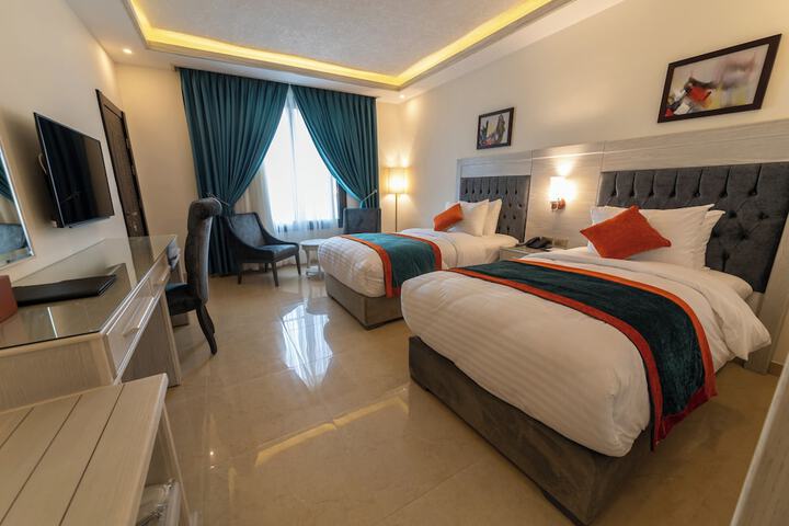 Room 8 of 38