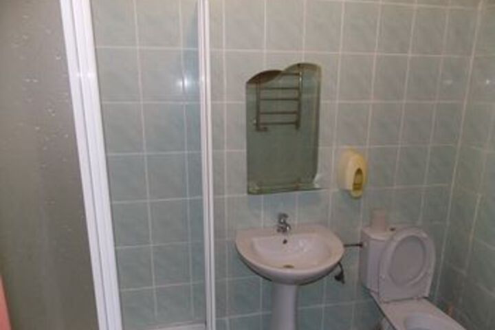 Room 6 of 45