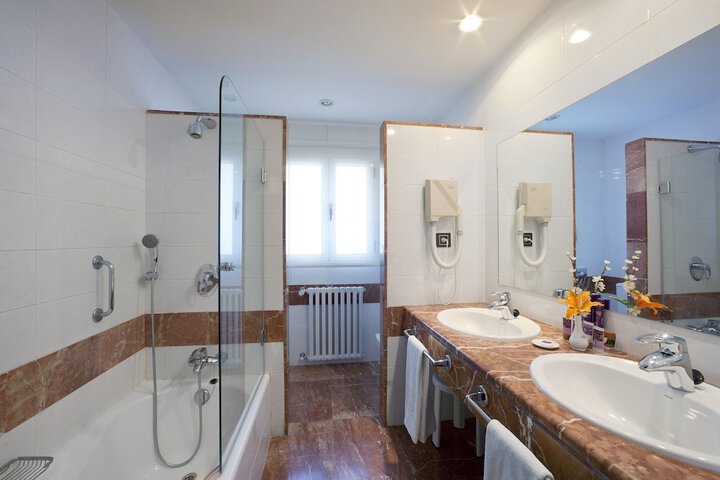 Bathroom Interior Photo