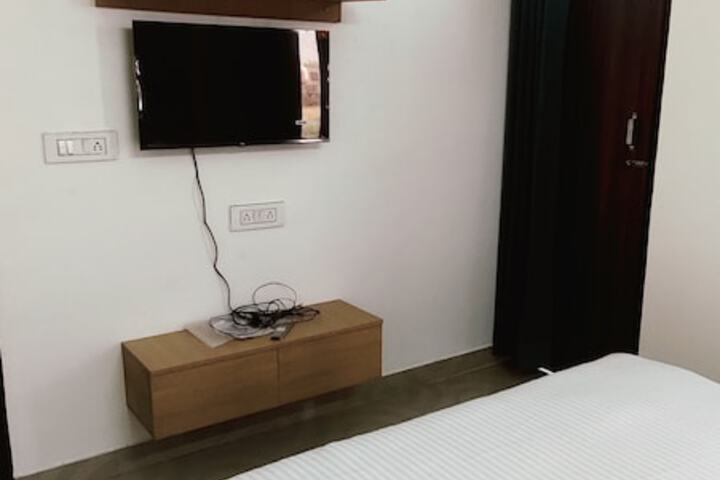 Room 2 of 22
