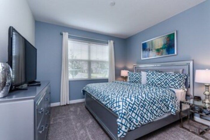 Room 8 of 25