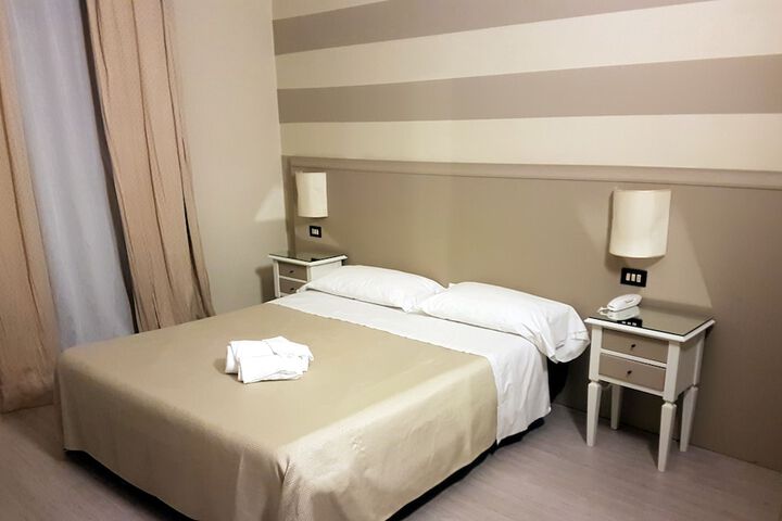 Room 15 of 39