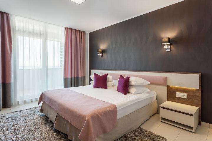 Room 10 of 52