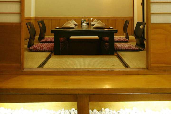 Dining 37 of 53