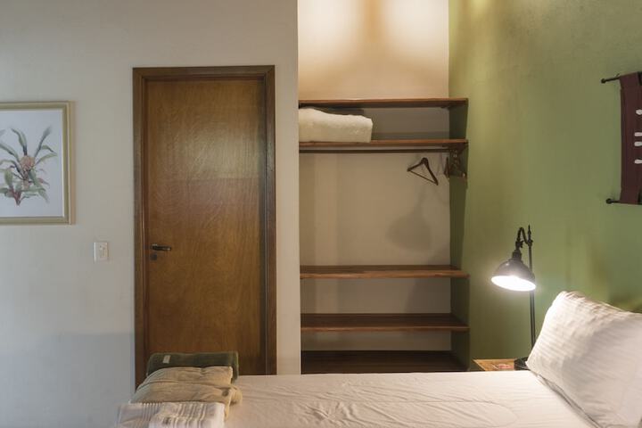 Room 4 of 124