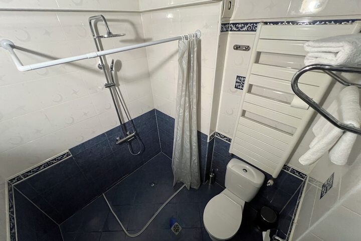 Room 32 of 41