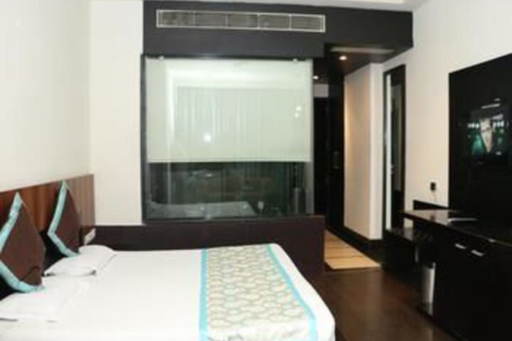 Room 17 of 27