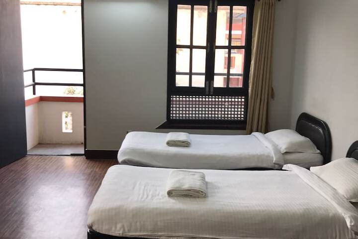 Room 12 of 31