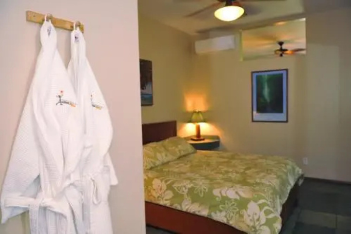 Room 4 of 18