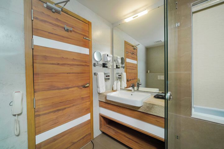 Room 38 of 62