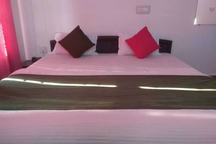 Room 4 of 48