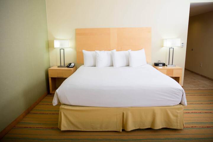 Room 5 of 25
