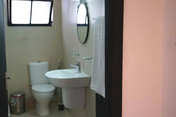 Room 8 of 19