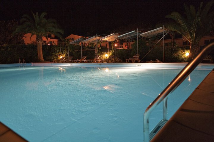 Pool 19 of 43