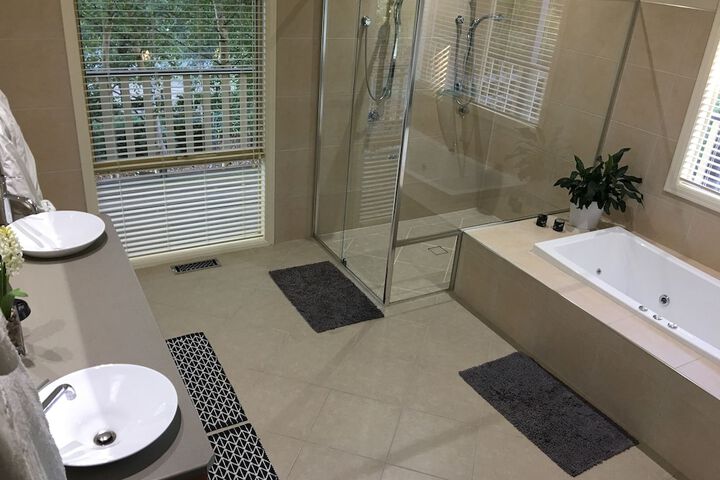 Room 46 of 87