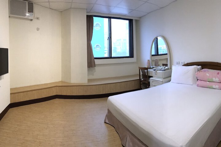 Room 26 of 35