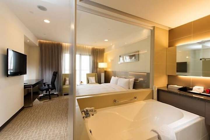 Room 15 of 44