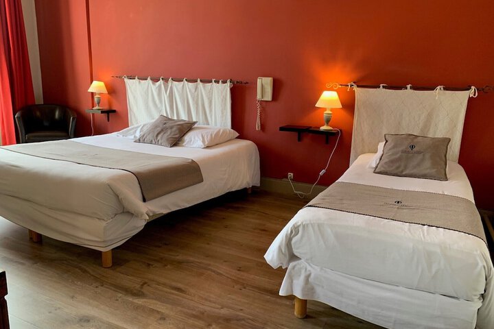 Room 10 of 27
