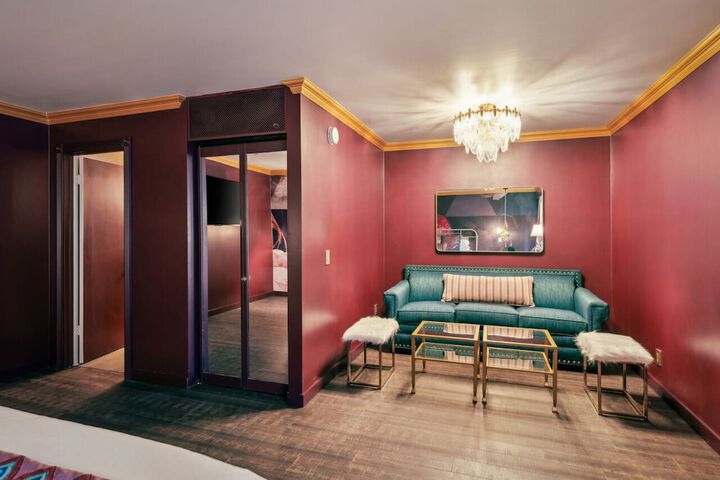Classic King with Balcony (4 of 22)