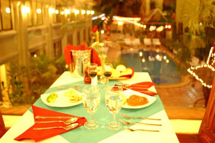 Dining 33 of 47
