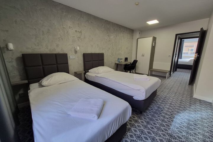 Room 17 of 51