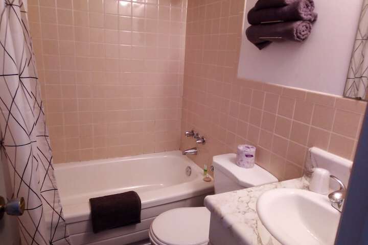 Room 4 of 7
