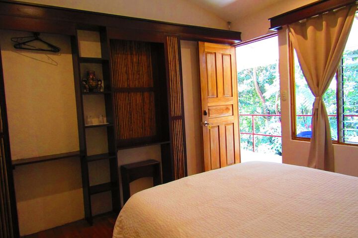 Room 9 of 46