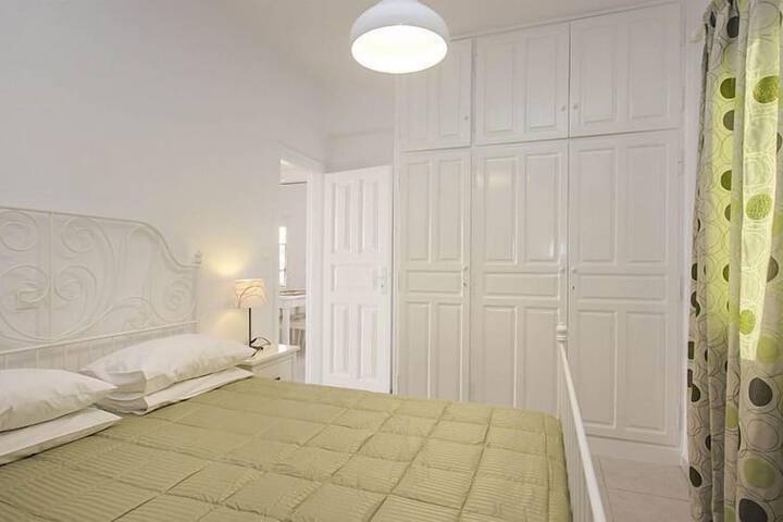 Room 7 of 49