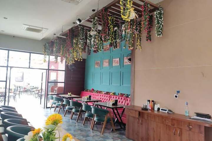 Dining 7 of 7