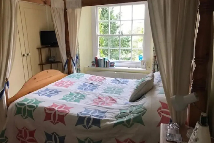 Room 3 of 12