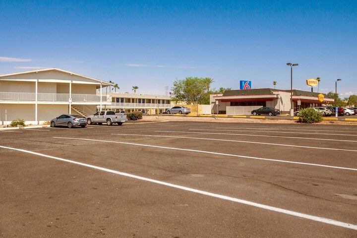 Motel 6 Youngtown AZ Phoenix - Sun City Youngtown | Bookonline.com