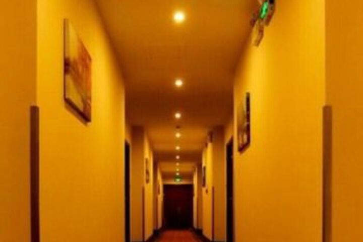 Ballroom/Hall 23 of 35