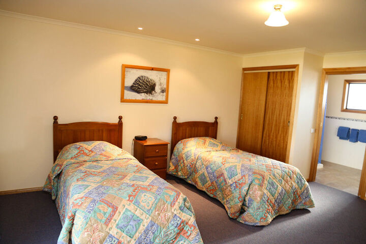 Room 10 of 24