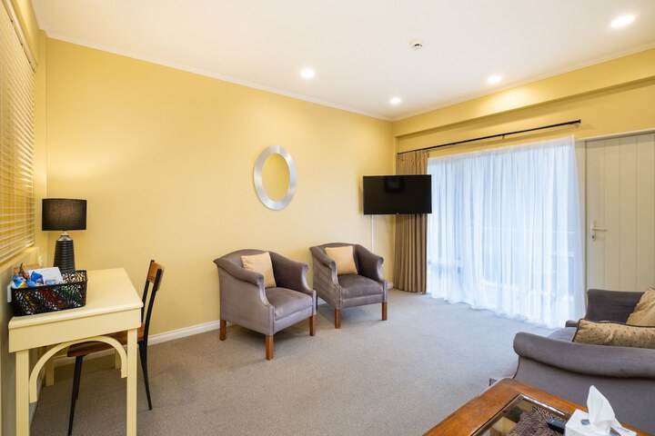 Room 33 of 54
