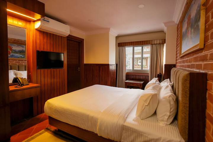 Room 9 of 27