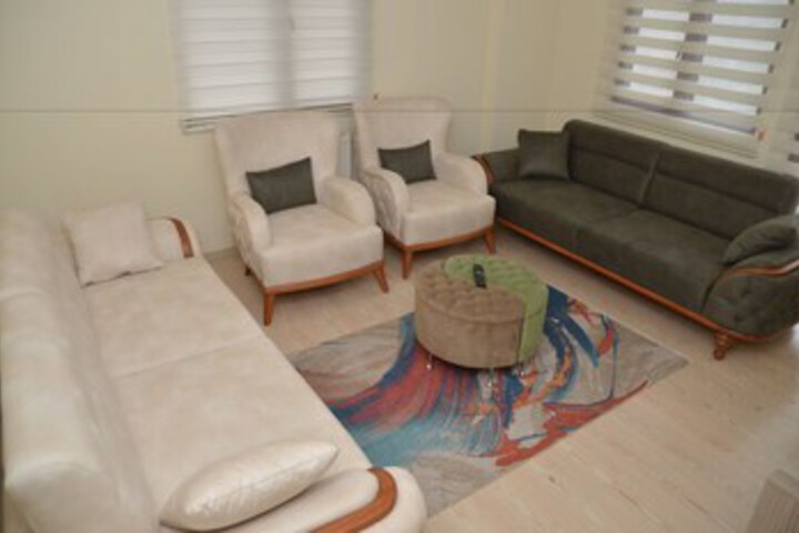 Room 5 of 25