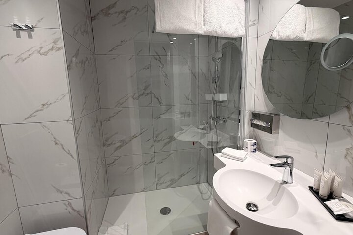 Bathroom Interior Photo