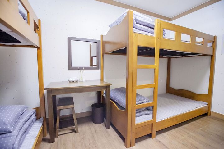 Room 25 of 90