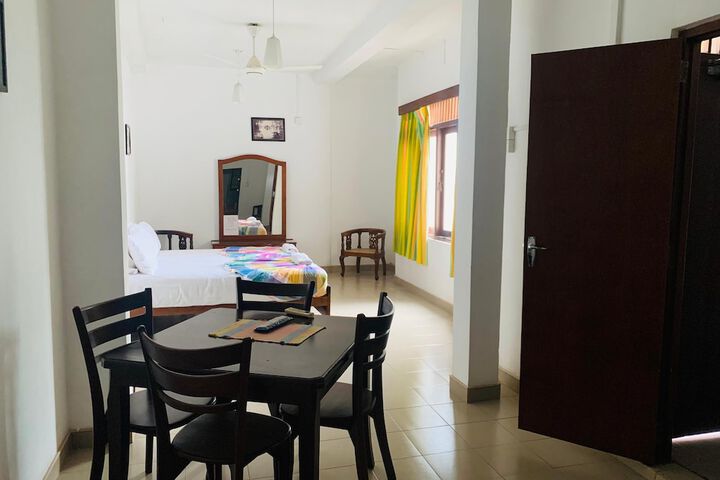 Room 4 of 14