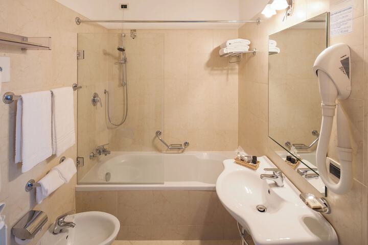 Room 14 of 45